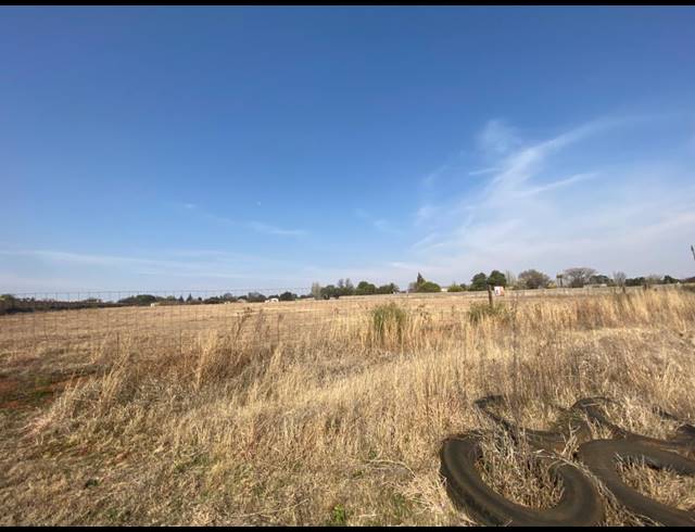 2,000M² VACANT LAND FOR SALE IN VANWAARTSHOF